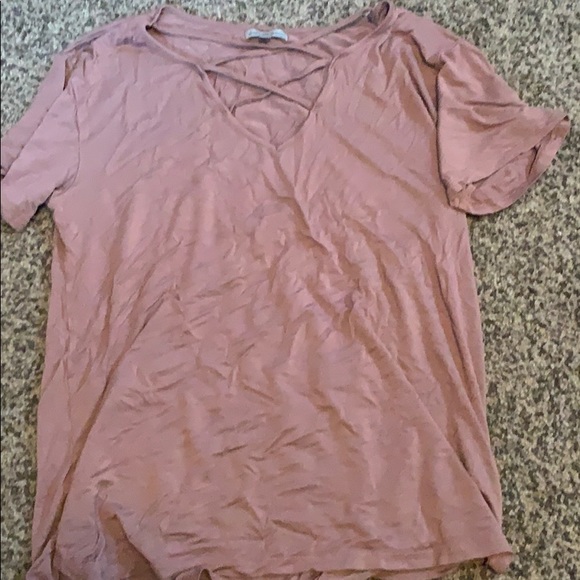 Shirt with cut out neck - Picture 1 of 1